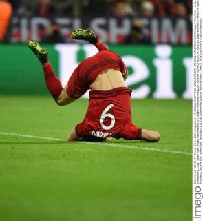 FUSSBALL CHAMPIONS LEAGUE SAISON 2014 2015 GRUPPENPHASE FC Bayern Muenchen - Arsenal London 04.11.2015 Steht Kopf: Robert Lewandowski (FC Bayern Muenchen) 