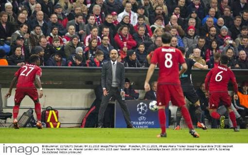 München, 04.11.2015, Allianz Arena Trainer Josep Pep Guardiola (FCB) meckert FC Bayern München vs. Arsenal London mm