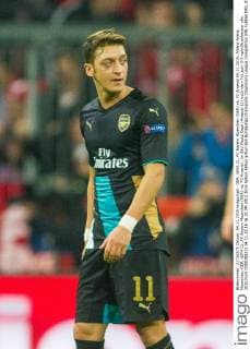 GER, UEFA CL, FC Bayern Muenchen (GER) vs. FC Arsenal 04.11.2015, Allianz Arena, Muenchen, GER, UEFA CL, FC Bayern Muenchen (GER) vs. FC Arsenal , im Bild Mesut Oezil (Arsenal 11) nach dem Tor zum 3-0 nphxStraubmeier