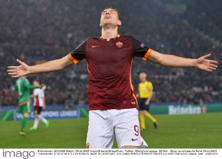 Fußball, Champions League, AS Rom - Bayer Leverkusen As Roma 04 11 2015 - campionato di calcio serie A AS Roma vs. Bayer 04 Leverkusen: Edin Dzeko 