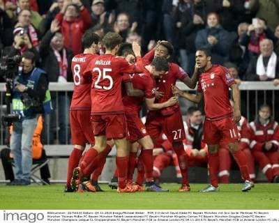 TOR 3:0 durch David Alaba FC Bayern München mit Javi Javier Martinez FC Bayern München Thomas Müller FC Bayern München Robert Lewandowski FC Bayern München Kingsley Coman FC Bayern München Douglas Costa FC Bayern München Champions League CL Gruppenphase FC Bayern München FCB vs Arsenal London FC 04.11.2015 FC Bayern München FCB vs Arsenal London FC