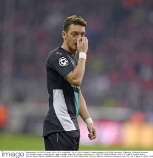04.11.2015, Fussball Championsleague 2015 2016, Vorrunde, 4.Spieltag, FC Bayern München - FC Arsenal London, in der Allianz-Arena München. Mesu Özil (London) nachdenklich. 
