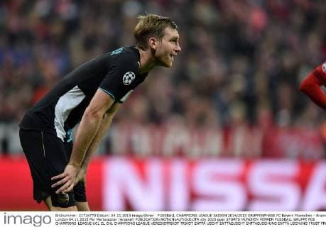 FUSSBALL CHAMPIONS LEAGUE SAISON 2014 2015 GRUPPENPHASE FC Bayern Muenchen - Arsenal London 04.11.2015 Per Mertesacker (Arsenal) 