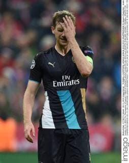 FUSSBALL CHAMPIONS LEAGUE SAISON 2014 2015 GRUPPENPHASE FC Bayern Muenchen - Arsenal London 04.11.2015 Per Mertesacker (Arsenal) 