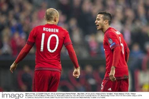 München, 04.11.2015, Allianz Arena Torjubel: Arjen Robben (FCB), Thiago Alcantara (FCB) FC Bayern München vs. Arsenal London mm