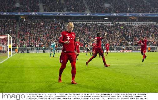 München, 04.11.2015, Allianz Arena Torjubel: Arjen Robben (FCB) enttäuscht trotz Tor FC Bayern München vs. Arsenal London mm