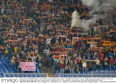 IPP20151104 Football - soccer: UEFA Champions League, AS Rom - Bayer 04 leverkusen, tifosi della curva nord roma (Hinweis: Verwendung nur in Deutschland - only Germany) xHOCHxZWEIx xItalyxPhotoxPressx 