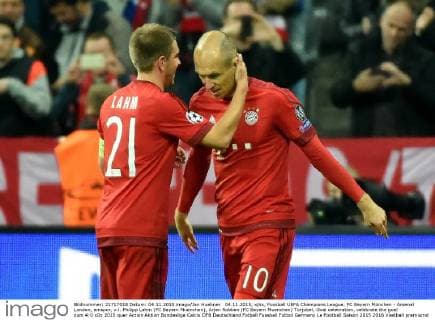 04.11.2015, xjhx, Fussball UEFA Champions League, FC Bayern München - Arsenal London, emspor, v.l. Philipp Lahm (FC Bayern Muenchen), Arjen Robben (FC Bayern Muenchen) Torjubel, Goal celebration, celebrate the goal zum 4:0