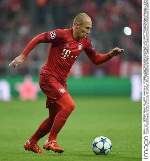 FUSSBALL CHAMPIONS LEAGUE SAISON 2014 2015 GRUPPENPHASE FC Bayern Muenchen - Arsenal London 04.11.2015 Arjen Robben (FC Bayern Muenchen) am Ball 