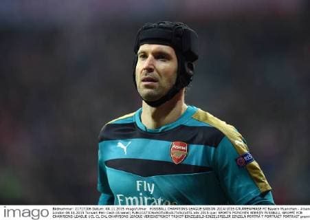 FUSSBALL CHAMPIONS LEAGUE SAISON 2014 2015 GRUPPENPHASE FC Bayern Muenchen - Arsenal London 04.11.2015 Torwart Petr Cech (Arsenal) 