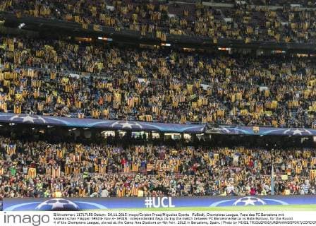 Fußball, Champions League, Fans des FC Barcelona mit katalanischen Flaggen SPAIN- Nov.4- SPAIN: independentist flags during the match between FC Barcelona Barca vs Bate Borisov, for the Round 4 of the Champions League, played at the Camp Nou Stadium on 4th Nov. 2015 in Barcelona, Spain. (Photo by MIKEL TRIGUEROS URBANANDSPORT CORDON PRESS) 