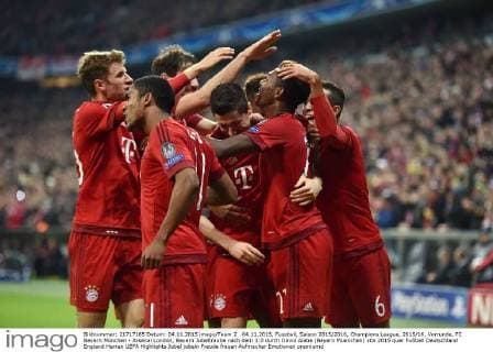 04.11.2015, Fussball, Saison 2015 2016, Champions League, 2015 16, Vorrunde, FC Bayern München - Arsenal London, Bayern Jubeltraube nach dem 3:0 durch David Alaba (Bayern Muenchen)