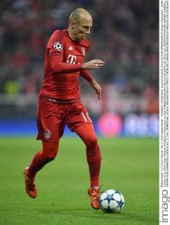 FUSSBALL CHAMPIONS LEAGUE SAISON 2014 2015 GRUPPENPHASE FC Bayern Muenchen - Arsenal London 04.11.2015 Arjen Robben (FC Bayern Muenchen) am Ball 