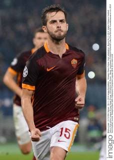 Miralem Pjanic Roma. Goal celebration. Roma 04-11-2015 Stadio Olimpico Football Calcio Champions League Group Stage Group, 2015 2016 AS Roma - Bayer Leverkusen AntoxBaldassarre