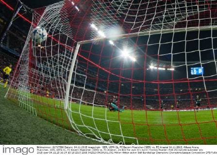 GER, UEFA CL, FC Bayern Muenchen (GER) vs. FC Arsenal 04.11.2015, Allianz Arena, Muenchen, GER, UEFA CL, FC Bayern Muenchen (GER) vs. FC Arsenal , im Bild Tor zum 5-1 durch Thomas Mueller (FCB 25) nphxStraubmeier