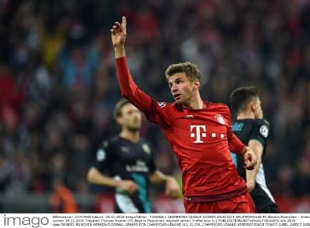 FUSSBALL CHAMPIONS LEAGUE SAISON 2014 2015 GRUPPENPHASE FC Bayern Muenchen - Arsenal London 04.11.2015 Torjubel: Thomas Mueller (FC Bayern Muenchen) bejubelt seinen Treffer zum 5:1 