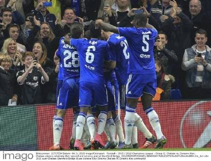 Football - 2015 2016 Champions League - Group G: Chelsea vs. Dynamo Kiev. Chelsea players celebrate their second and winning goal at Stamford Bridge. COLORSPORT DANIEL BEARHAM  che_dyn