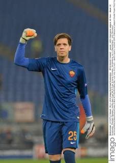 IPP20151104 Football - soccer: UEFA Champions League, AS Rom - Bayer 04 leverkusen, Wojciech Szczesny esulta dopo il gol del 2-0 per la roma (Hinweis: Verwendung nur in Deutschland - only Germany) xHOCHxZWEIx xItalyxPhotoxPressx 