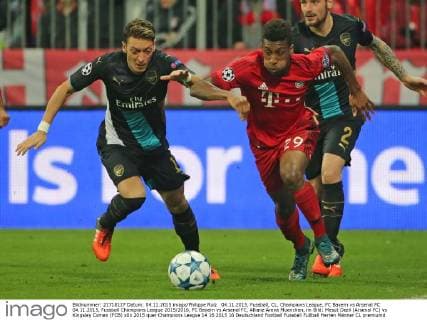 04.11.2015, Fussball, CL, Champions League, FC Bayern vs Arsenal FC 04.11.2015, Fussball Champions League 2015 2016, FC Bayern vs Arsenal FC, Allianz Arena Muenchen, im Bild: Mesut Oezil (Arsenal FC) vs Kingsley Coman (FCB)