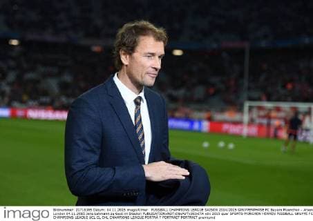 FUSSBALL CHAMPIONS LEAGUE SAISON 2014 2015 GRUPPENPHASE FC Bayern Muenchen - Arsenal London 04.11.2015 Jens Lehmann zu Gast im Stadion 
