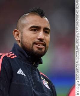 FUSSBALL CHAMPIONS LEAGUE SAISON 2014 2015 GRUPPENPHASE FC Bayern Muenchen - Arsenal London 04.11.2015 Arturo Vidal (FC Bayern Muenchen) 