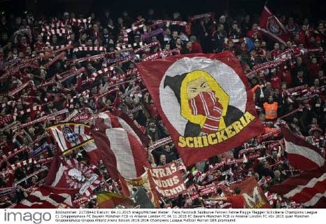 Fans Fanblock Südkurve Fahnen Fahne Flagge Flaggen Schickeria Champions League CL Gruppenphase FC Bayern München FCB vs Arsenal London FC 04.11.2015 FC Bayern München FCB vs Arsenal London FC