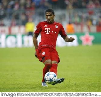 Douglas Costa (Bayern) . Einzelaktion am Ball . FC Bayern München-FC Arsenal . München, GER, 04.11.2015, Fussball-Champions League 2015-2016 .