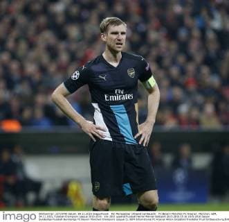 Per Mertesacker (Arsenal) enttäuscht . FC Bayern München-FC Arsenal . München, GER, 04.11.2015, Fussball-Champions League 2015-2016 .