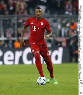 Jerome Boateng (Bayern) . Einzelaktion am Ball . FC Bayern München-FC Arsenal . München, GER, 04.11.2015, Fussball-Champions League 2015-2016 .