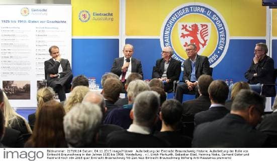 Aufarbeitung der Eintracht Braunschweig Historie, Aufarbeitung der Rolle von Eintracht Braunschweig in den Jahren 1930 bis 1950, Vorstellung . v.l. Ulrich Markurth, Sebastian Ebel, Henning Niske, Gerhard Gizler und Reinhard Koch
