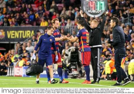 Nov. 4, 2015 - Barcelona, Catalonia, Spain - BARCELONA -november 04- SPAIN: Ivan Rakitic injury during the match between FC Barcelona Barca and Bate Borisova, corresponding to the round 4 of the Champions League, played at the Camp Nou, on november 4, 2015. Photo: UEFA Champions League: Barcelona v Bate  - ZUMAn230