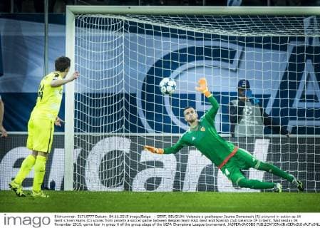 - GENT, BELGIUM: Valencia s goalkeeper Jaume Domenech (R) pictured in action as 14 Gent s Sven Kums (C) scores from penalty a soccer game between Belgian team KAA Gent and Spanish club Valencia CF in Gent, Wednesday 04 November 2015, game four in group H of the group stage of the UEFA Champions League tournament. JASPERxJACOBS  x04733698x