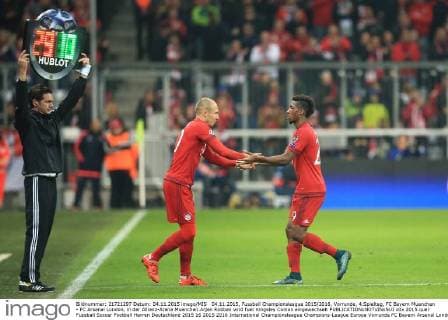 04.11.2015, Fussball Championsleague 2015 2016, Vorrunde, 4.Spieltag, FC Bayern Muenchen - FC Arsenal London, in der Allianz-Arena Muenchen.Arjen Robben wird fuer Kingsley Coman eingewechselt 