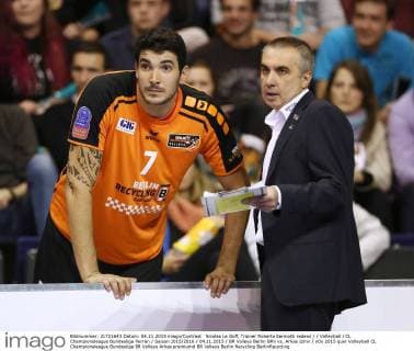 Nicolas Le Goff, Trainer Roberto Serniotti redend Volleyball CL Championsleague Bundesliga Herren Saison 2015 2016 04.11.2015 BR Volleys Berlin BRV vs. Arkas Izmir