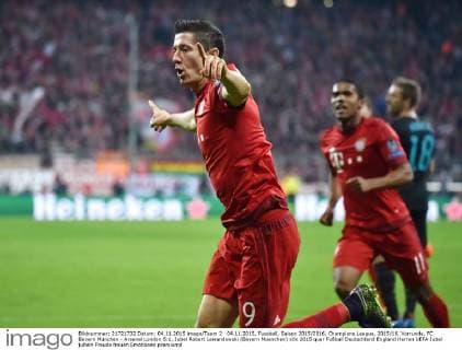 04.11.2015, Fussball, Saison 2015 2016, Champions League, 2015 16, Vorrunde, FC Bayern München - Arsenal London 5:1, Jubel Robert Lewandowski (Bayern Muenchen)