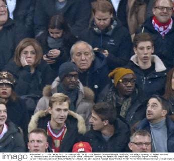 04.11.2015, Fussball Championsleague 2015 2016, Vorrunde, 4.Spieltag, FC Bayern München - FC Arsenal London, in der Allianz-Arena München. mitte: Josep Maria Orobitg, der Berater von Trainer Pep Guardiola (FC Bayern München) auf der Tribüne als Zuschauer. 