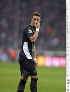 04.11.2015, Fussball Championsleague 2015 2016, Vorrunde, 4.Spieltag, FC Bayern München - FC Arsenal London, in der Allianz-Arena München. Mesut Özil (London) nachdenklich. 