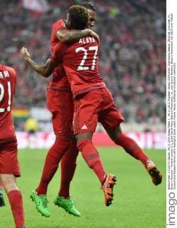 04.11.2015, Fussball, Saison 2015 2016, Champions League, 2015 16, Vorrunde, FC Bayern München - Arsenal London 5:1, Jubel David Alaba (Bayern Muenchen), re., und Jerome Boateng (Bayern Muenchen)