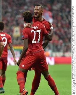 04.11.2015, Fussball, Saison 2015 2016, Champions League, 2015 16, Vorrunde, FC Bayern München - Arsenal London 5:1, Jubel David Alaba (Bayern Muenchen), li., und Jerome Boateng (Bayern Muenchen)