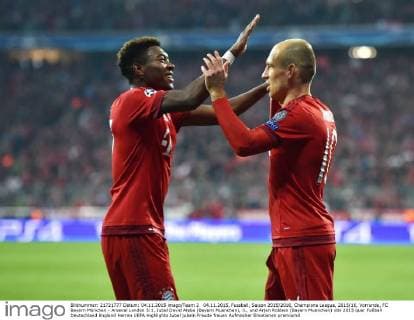 04.11.2015, Fussball, Saison 2015 2016, Champions League, 2015 16, Vorrunde, FC Bayern München - Arsenal London 5:1, Jubel David Alaba (Bayern Muenchen), li., und Arjen Robben (Bayern Muenchen)
