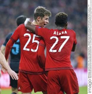 MUELLER Thomas Team FC Bayern Muenchen jubelt nach seinem Tor zum 2 : 0 mit David ALABA UEFA Cchampions League Saison 2015-2016 Gruppe F FC Bayern Muenchen-Arsenal FC 5 : 1 am 04. November 2015 in Muenchen 