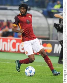 Rome, Italy - gervinho kicks the ball during the Champions League football match between AS Roma and Bayer Leverkusen FC at the Olympic Stadium in Rome, on November 04, 2015. UEFA Champions League: Roma Bayern Leverkusen  - ZUMAn230