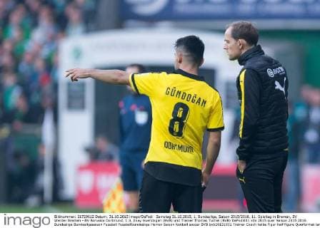Samstag 31.10.2015, 1. Bundesliga, Saison 2015 2016, 11. Spieltag in Bremen, SV Werder Bremen - BV Borussia Dortmund, 1:3, Ilkay Guendogan (BVB) und Trainer Thomas Tuchel (BVB) DeFodi001