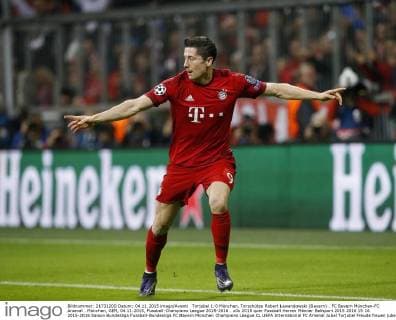 Torjubel 1:0 München, Torschütze Robert Lewandowski (Bayern) . FC Bayern München-FC Arsenal . München, GER, 04.11.2015, Fussball-Champions League 2015-2016 .