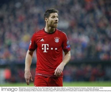 Xabi Alonso (Bayern) . FC Bayern München-FC Arsenal . München, GER, 04.11.2015, Fussball-Champions League 2015-2016 .