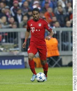 Douglas Costa (Bayern) . Einzelaktion am Ball . FC Bayern München-FC Arsenal . München, GER, 04.11.2015, Fussball-Champions League 2015-2016 .