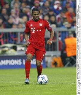 Douglas Costa (Bayern) . Einzelaktion am Ball . FC Bayern München-FC Arsenal . München, GER, 04.11.2015, Fussball-Champions League 2015-2016 .