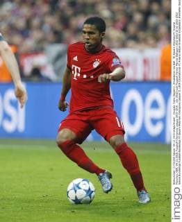 Douglas Costa (Bayern) . Einzelaktion am Ball . FC Bayern München-FC Arsenal . München, GER, 04.11.2015, Fussball-Champions League 2015-2016 .