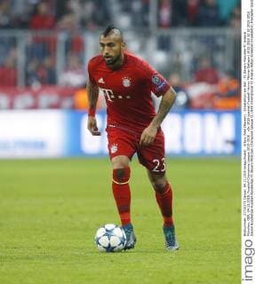 Arturo Vidal (Bayern) . Einzelaktion am Ball . FC Bayern München-FC Arsenal . München, GER, 04.11.2015, Fussball-Champions League 2015-2016 .