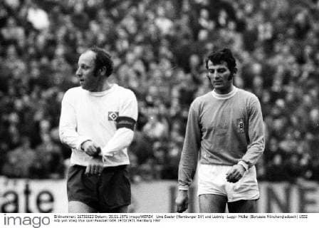 Uwe Seeler (Hamburger SV) und Ludwig -Luggi- Müller (Borussia Mönchengladbach)
